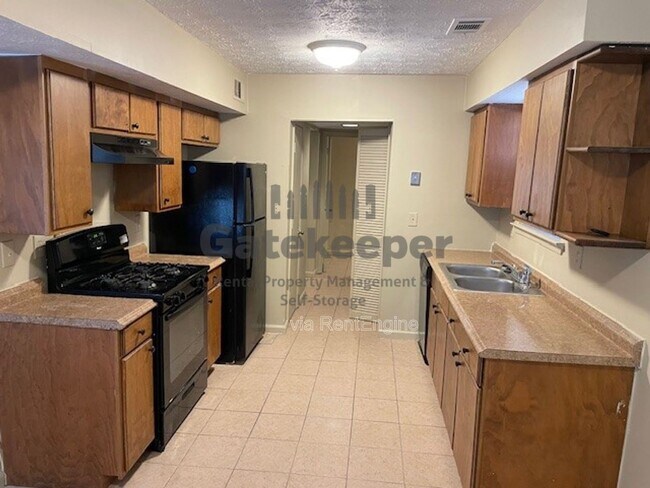 Foto del edificio - 333 Riverbrook Trail