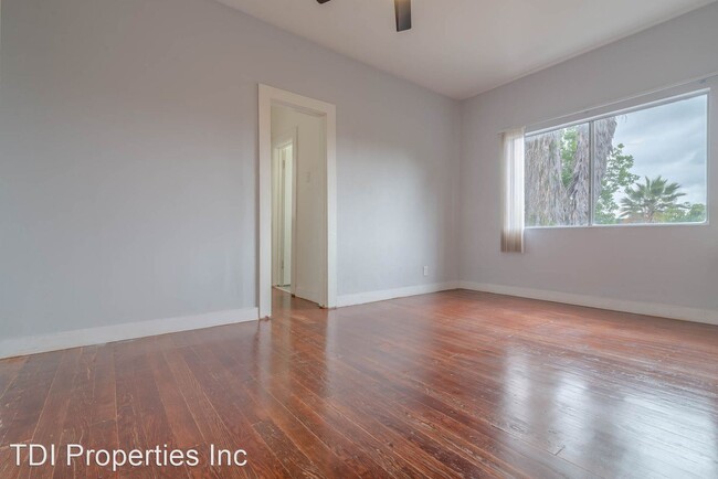 Building Photo - 1316 S Mariposa Ave