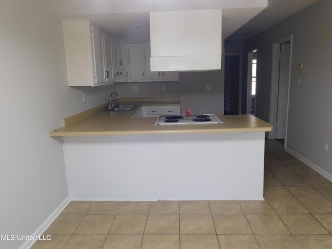 Foto del edificio - 8095 Martha Ann Ln