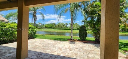 Building Photo - 872 Golden Cane Dr