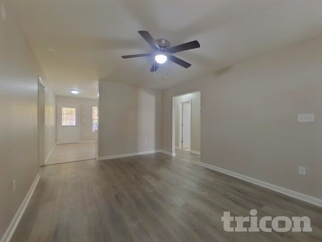 Building Photo - 6215 Rockwell Blvd W