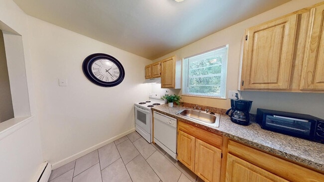 Building Photo - 1102 Wharton Dr