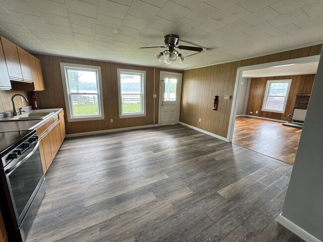 Building Photo - Spacious 3-Bedroom Lakeview Apartment – Milton, VT – Available Now