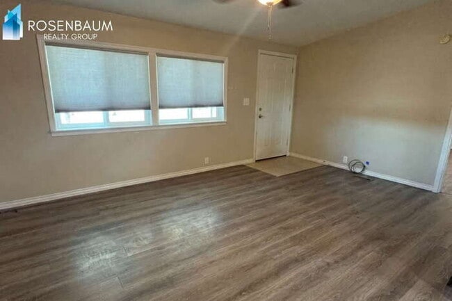 Building Photo - 10644 W Rosemead Dr