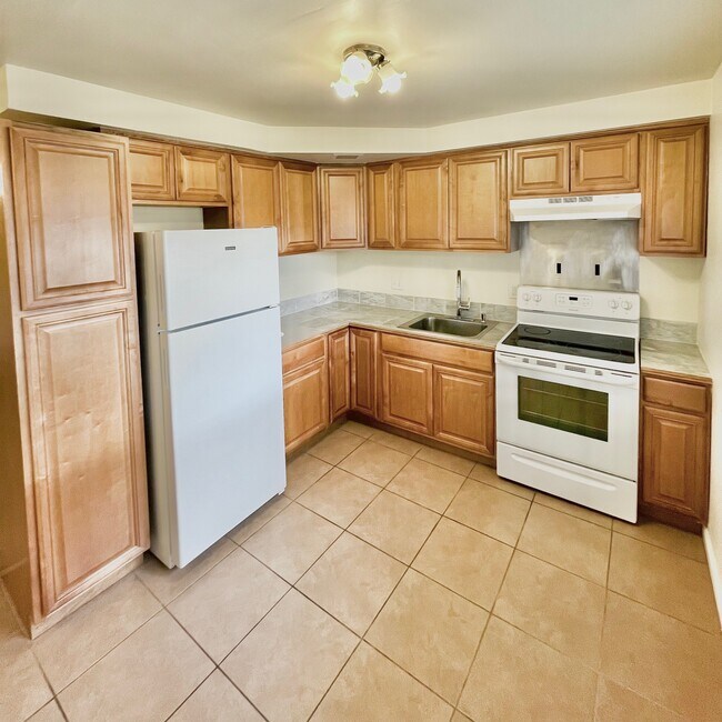 Building Photo - 29251 Tessmer Ct