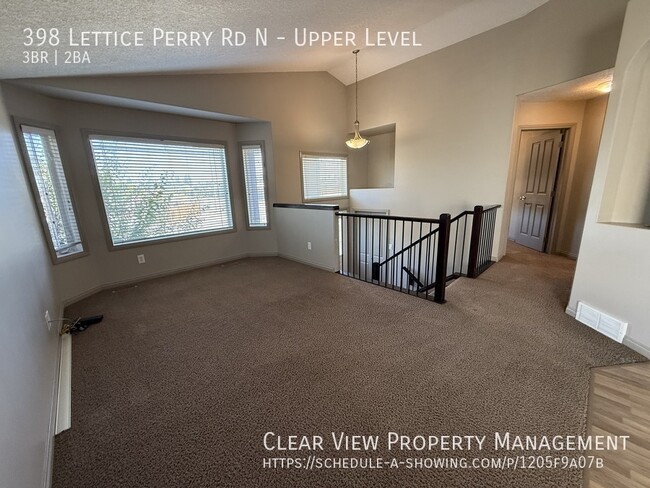 Building Photo - ? 3 Bedroom, 2 Bathroom Upper-Level Suite ...