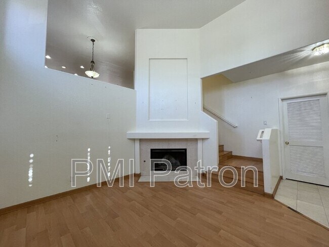 Foto del edificio - 4548 Montecito Dr