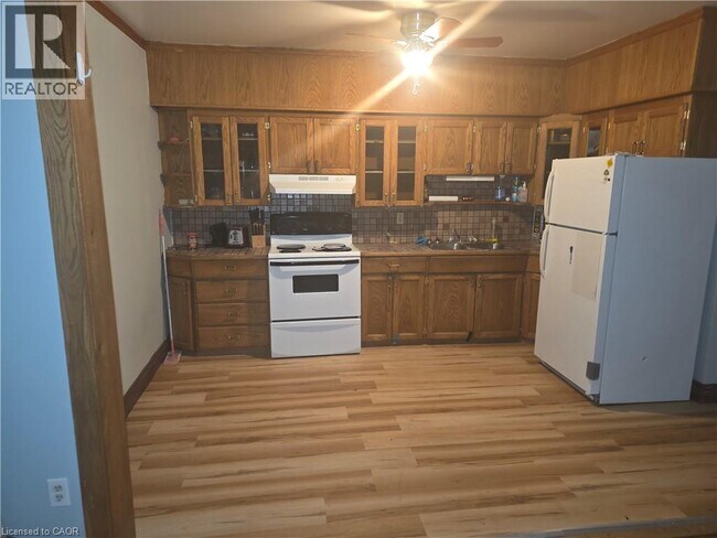 Photo du bâtiment - 18 Huxley Ave S