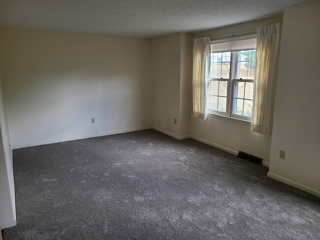 Foto del edificio - 48 Lochmere Ln
