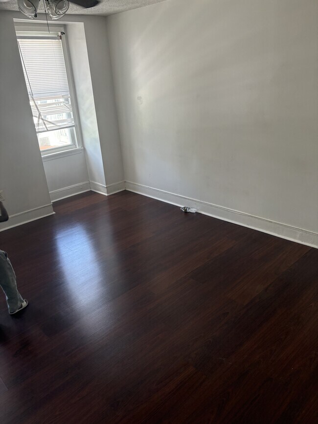 Foto del edificio - 503 E Washington Ln