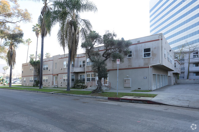 Building Photo - Bundy Apartments