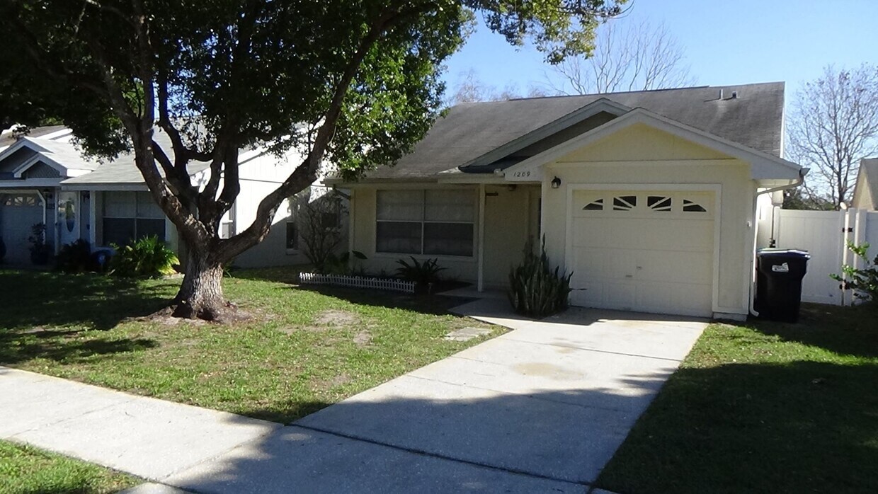 Foto principal - Beautiful Fenced in 3/2