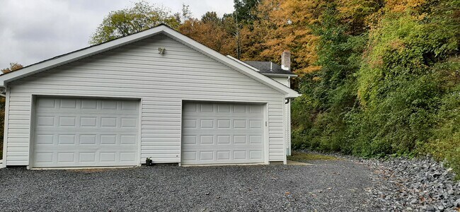 Building Photo - 603 Cream Hollow Rd