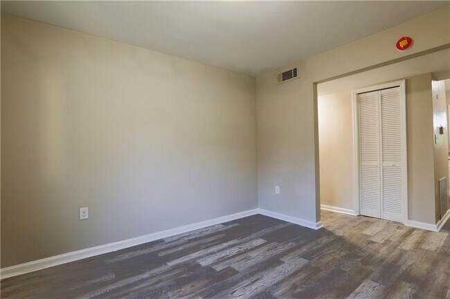 Building Photo - 166 Anderson Ave NW