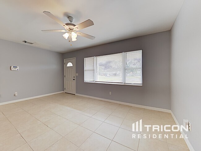 Foto del edificio - 3511 20th Ave SW