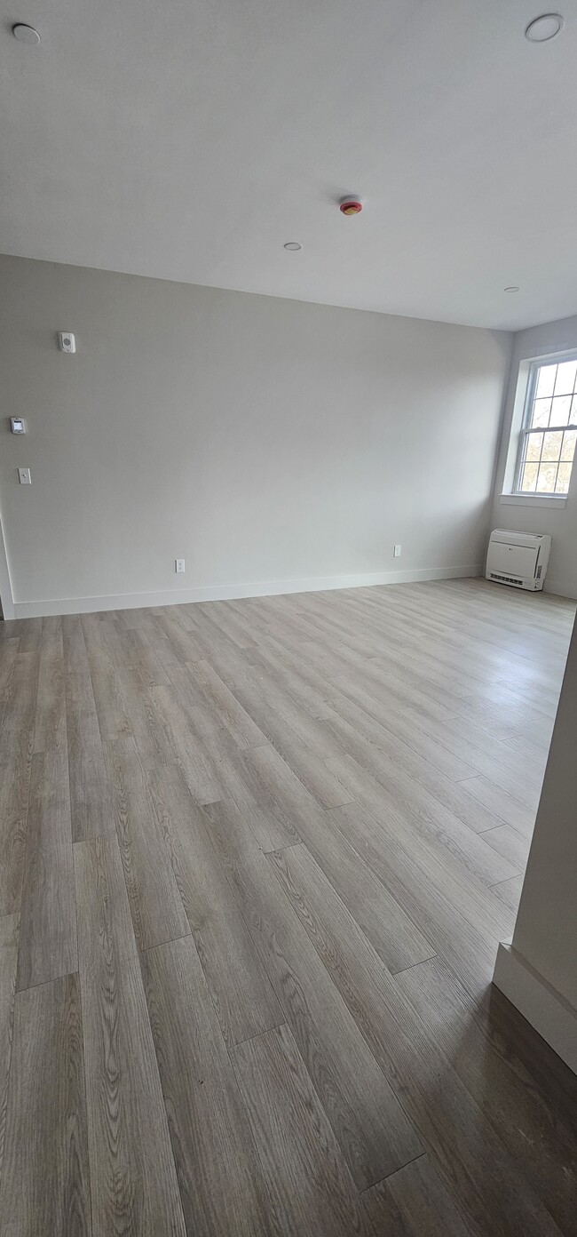 Building Photo - 160 Washington St