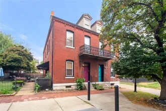 Building Photo - 815 Rutger St