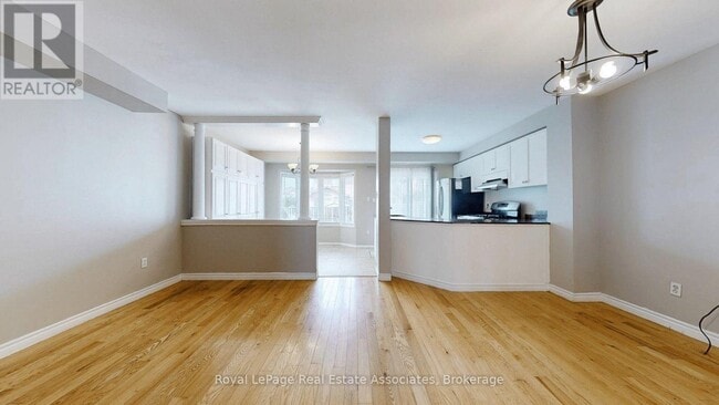Building Photo - 3285 Apricot St