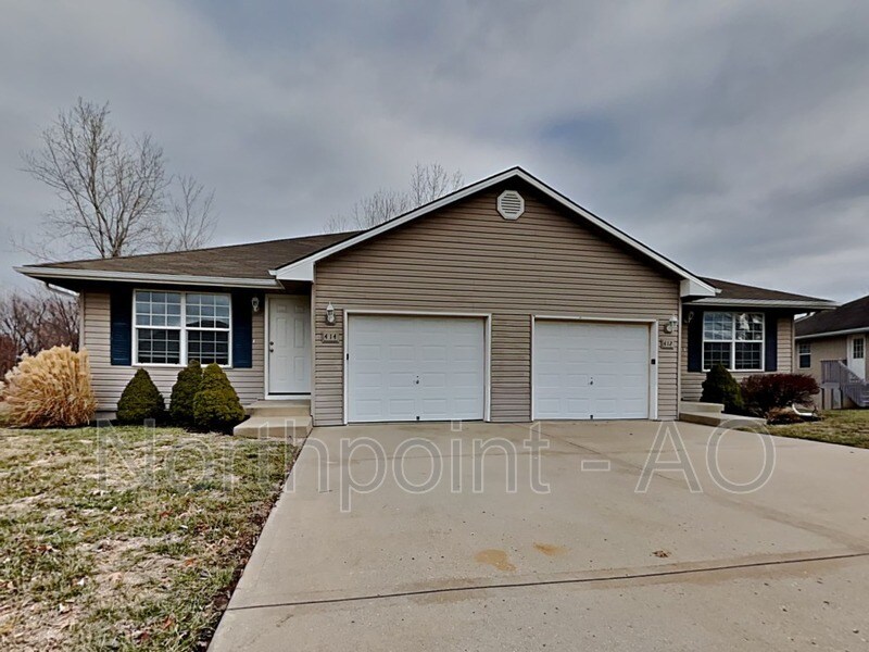 414 NW Woodbury Dr, Grain Valley, MO 64029 House Rental in Grain Valley, MO