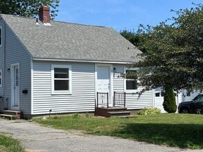 Building Photo - 121 Wellington Rd
