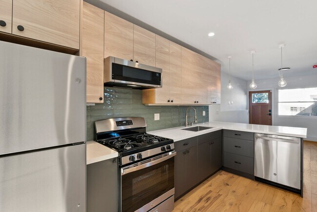 Building Photo - 114-118 Precita Ave