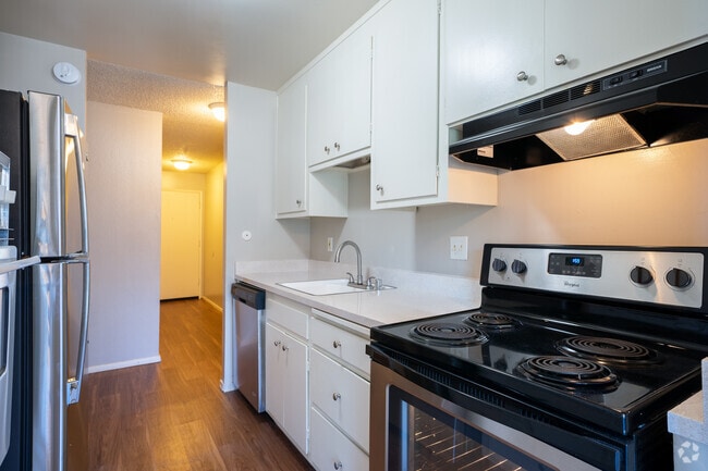 2BR, 2BA - 1000SF - Newell Vista
