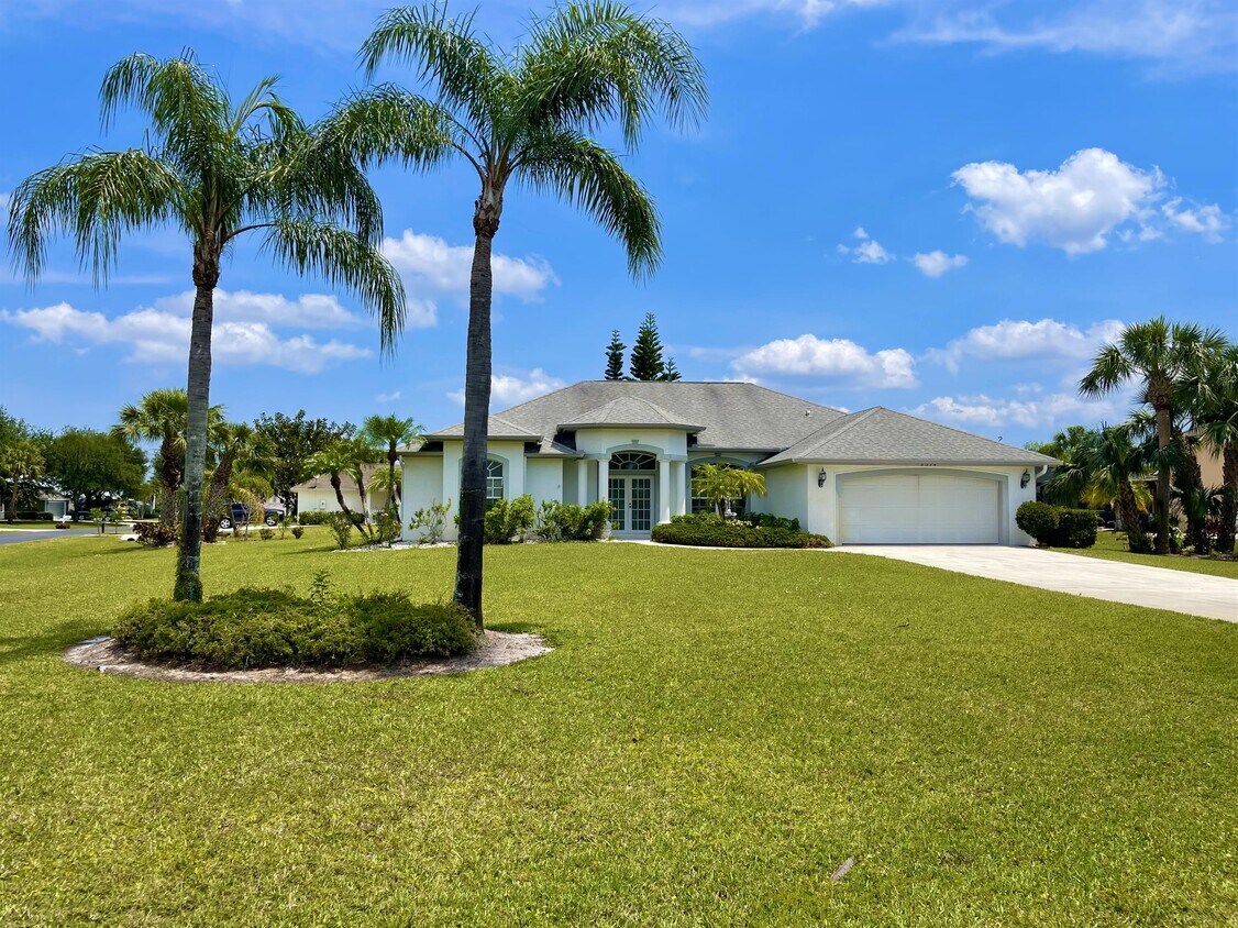 Primary Photo - 3314 SE River Vista Dr