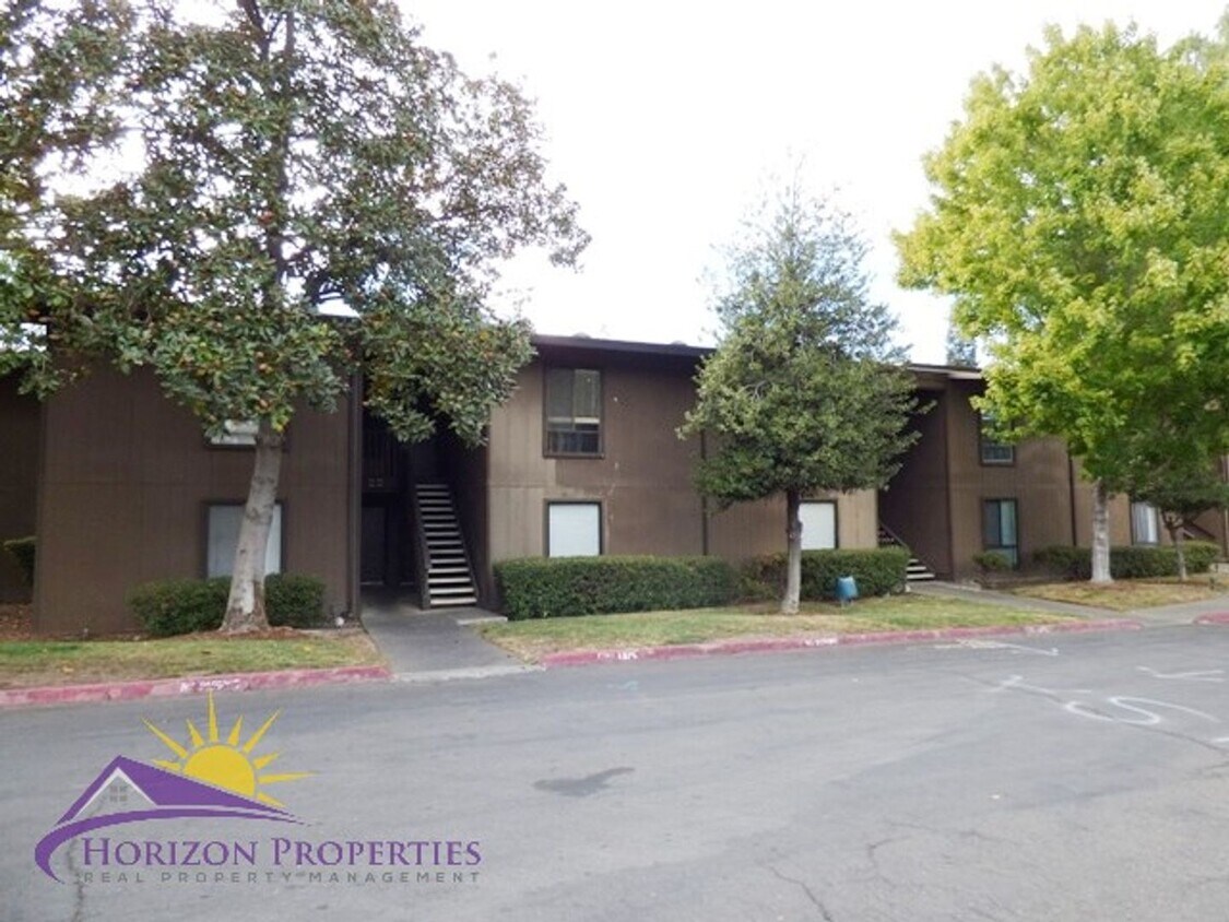 Primary Photo - MOVE IN NOW! Second Floor 1 Bed 1 Bath 760...