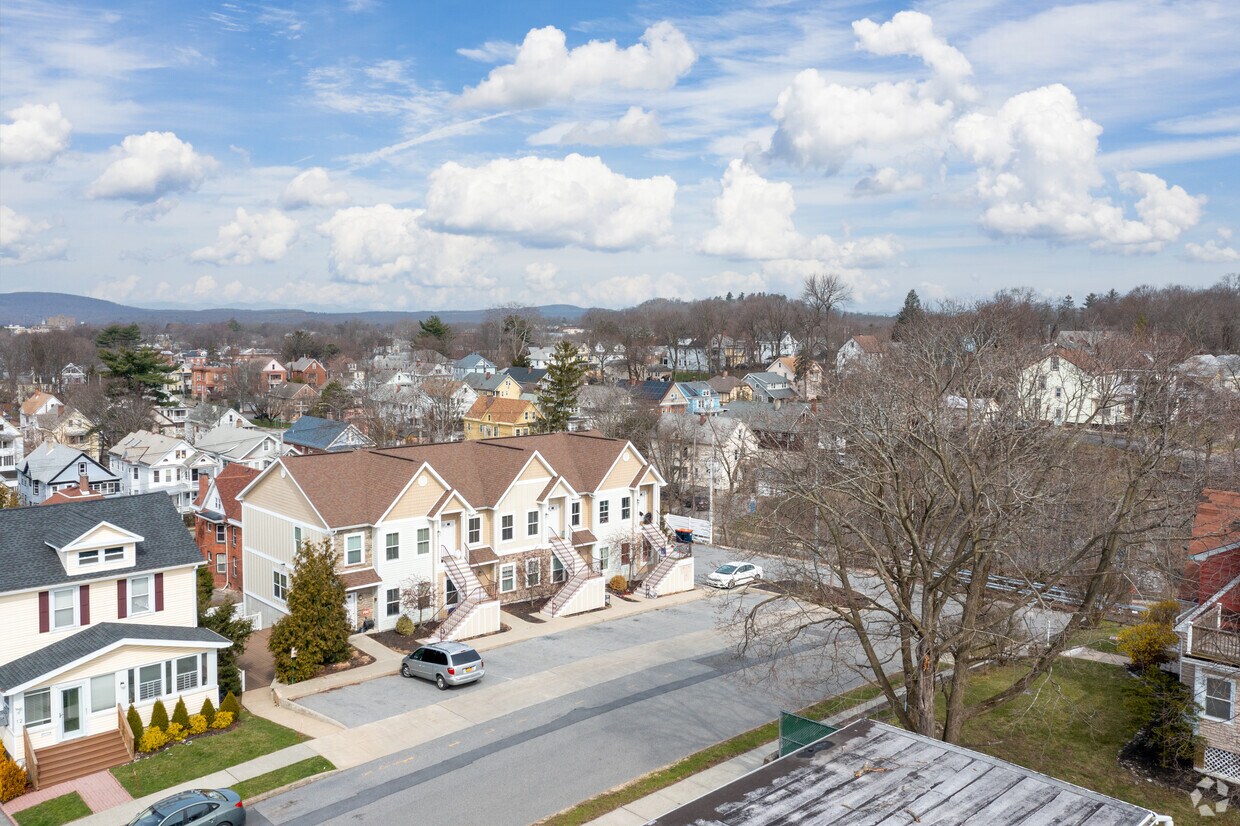 Aerial Photo - 16 Knolls Blvd