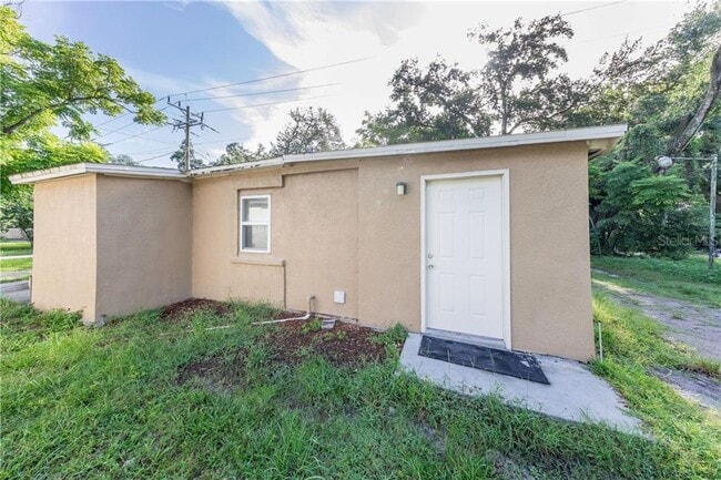 outside - 401 S Holly Ave