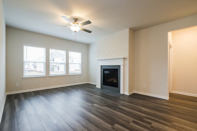 Foto del edificio - 5825 Hackberry Ln