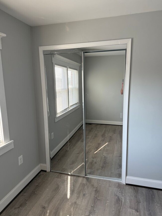 Foto del edificio - 3236 Lohrs Ln
