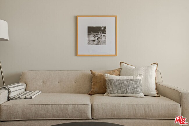 Foto del edificio - 837 N Hudson Ave