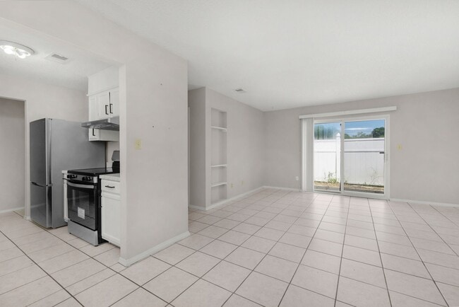 Building Photo - Freshly Updated Gulf Breeze Gem with New Appliances!