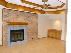 Building Photo - 323 Dogwood Dr
