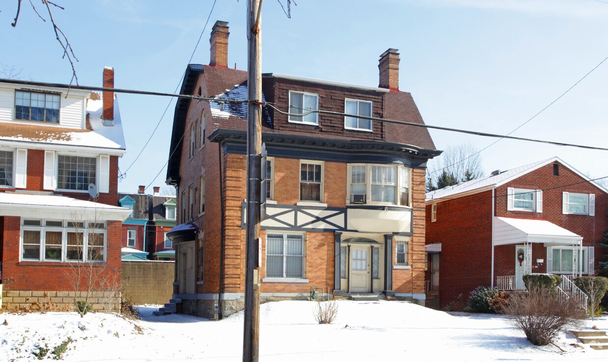 Building Photo - 739 S Braddock Ave