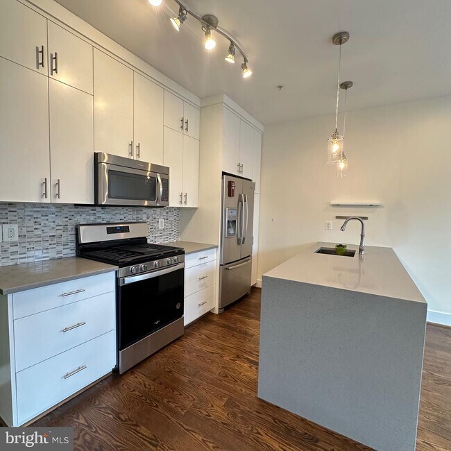 Building Photo - 1478 Harvard St NW