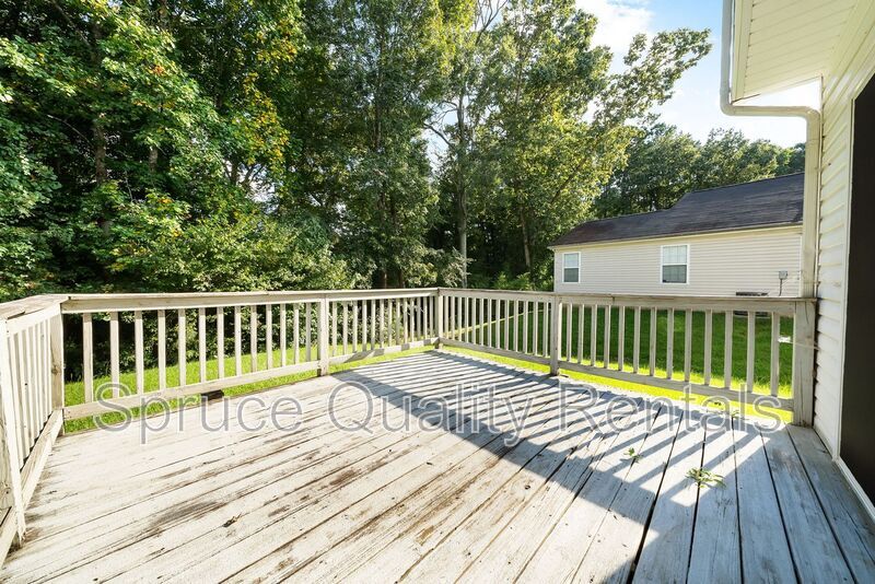 Photo - 406 Feldspar Way