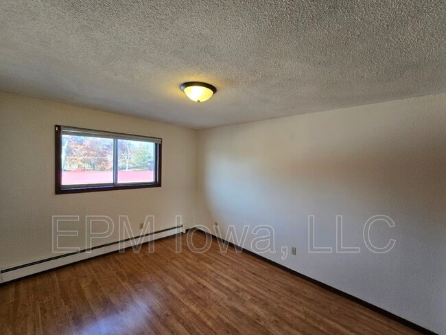 Building Photo - 101 16th Ave NW