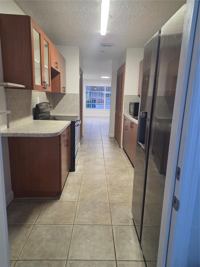 Foto del edificio - 4467 NW 185th St