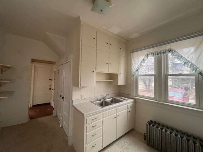 Foto del edificio - JCM 709 42nd St.