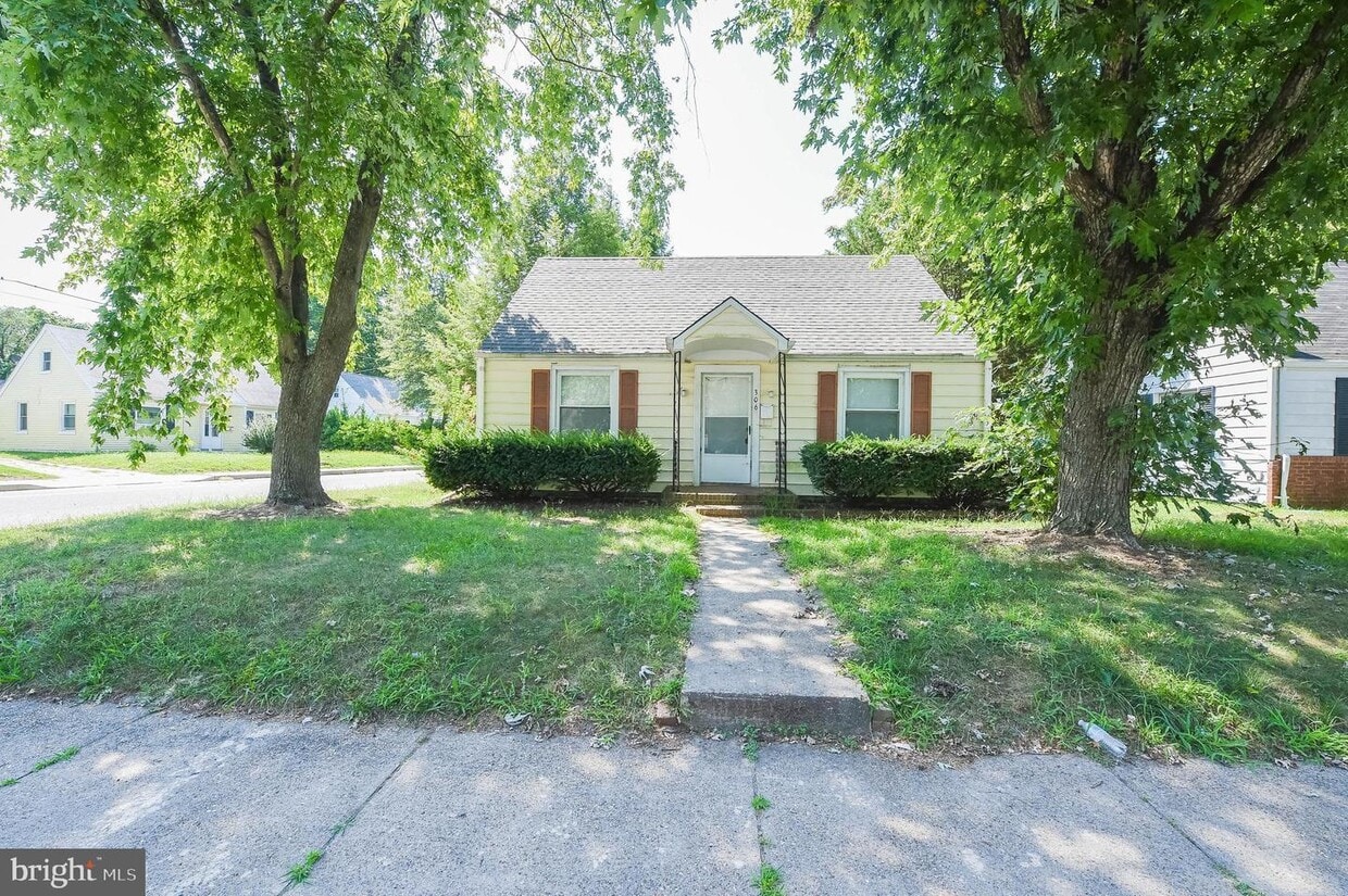 Primary Photo - 306 Carrollton Ave