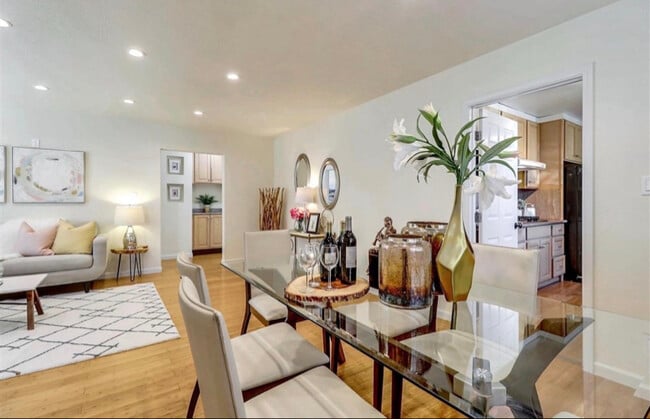 Building Photo - 986 Pope Way