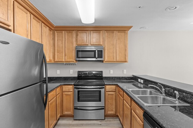 Building Photo - First-Floor Condo in Old Bay Village – Upg...