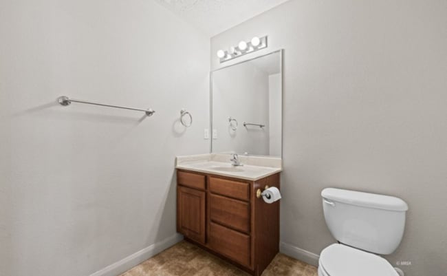 Building Photo - 767 Moss Dr