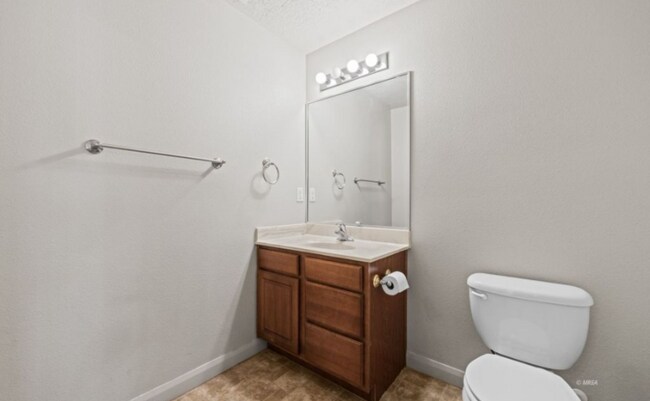 Foto del edificio - 767 Moss Dr