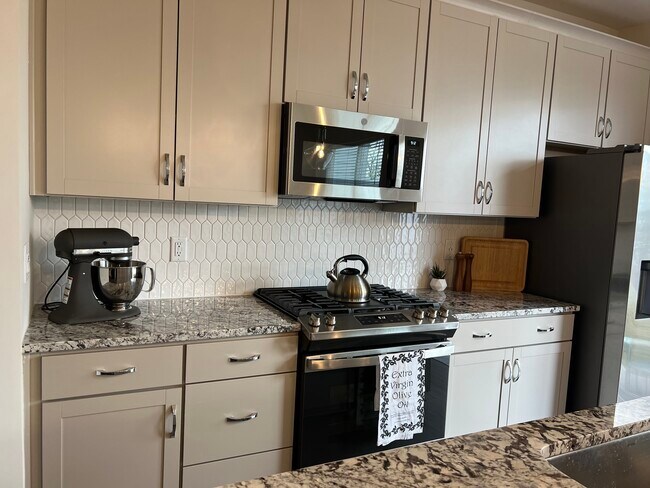 Building Photo - 2009 Howell Creek Way