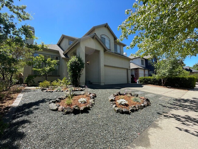 Foto del edificio - 2,199 Square Foot Beautiful 4-Bedroom Home | 2,199 Sq. Ft. | Prime Rincon Valley Location
