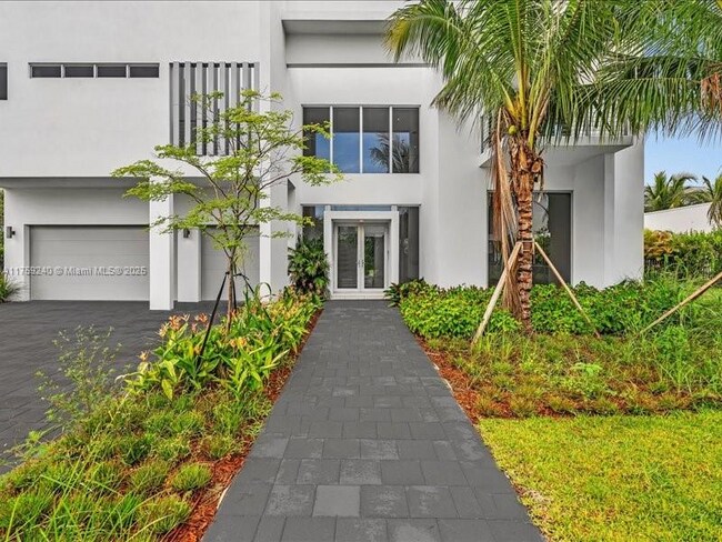 Foto del edificio - 16644 Weston