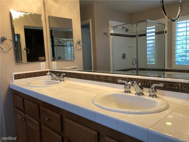 Building Photo - 5 br, 5 bath House - 7 Delano